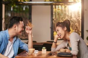 Cara Memilih Topik Di Kencan Pertama