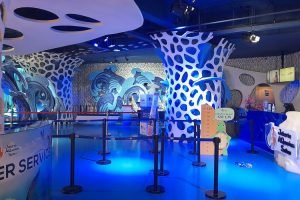 Seru-seruan Ngabuburit di Jakarta Aquarium