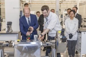 Bosch Menerima Pesanan Pertama dari China untuk Komputer Berkinerja Tinggi untuk AI