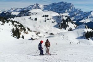 Ribuan Wisatawan Padati Resor Italia Setiap Hari
