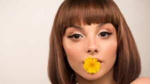 3 Hal yang Harus Diperhatikan Sebelum Potong Poni Menurut Penata Rambut