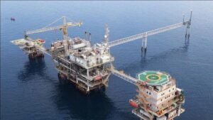 Analisis Mendalam: Meraba Dampak Penurunan Harga Minyak Mentah Indonesia