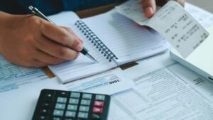 Gaya Hidup vs. Kantong: Mengapa Utang Teman Demi Tampil Keren Itu Jebakan?